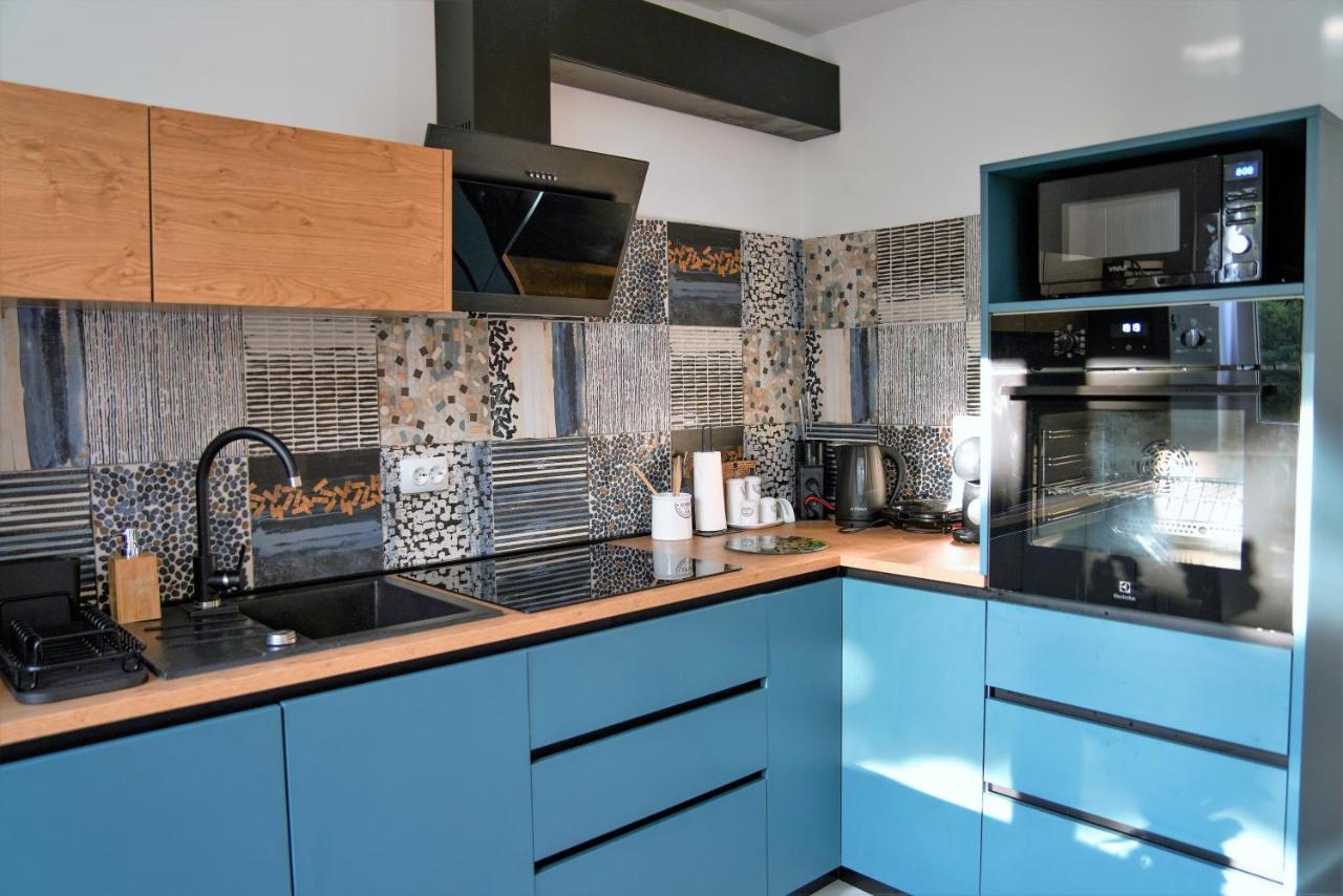 Stunning New Apartment In Centre Of Buzet Kültér fotó