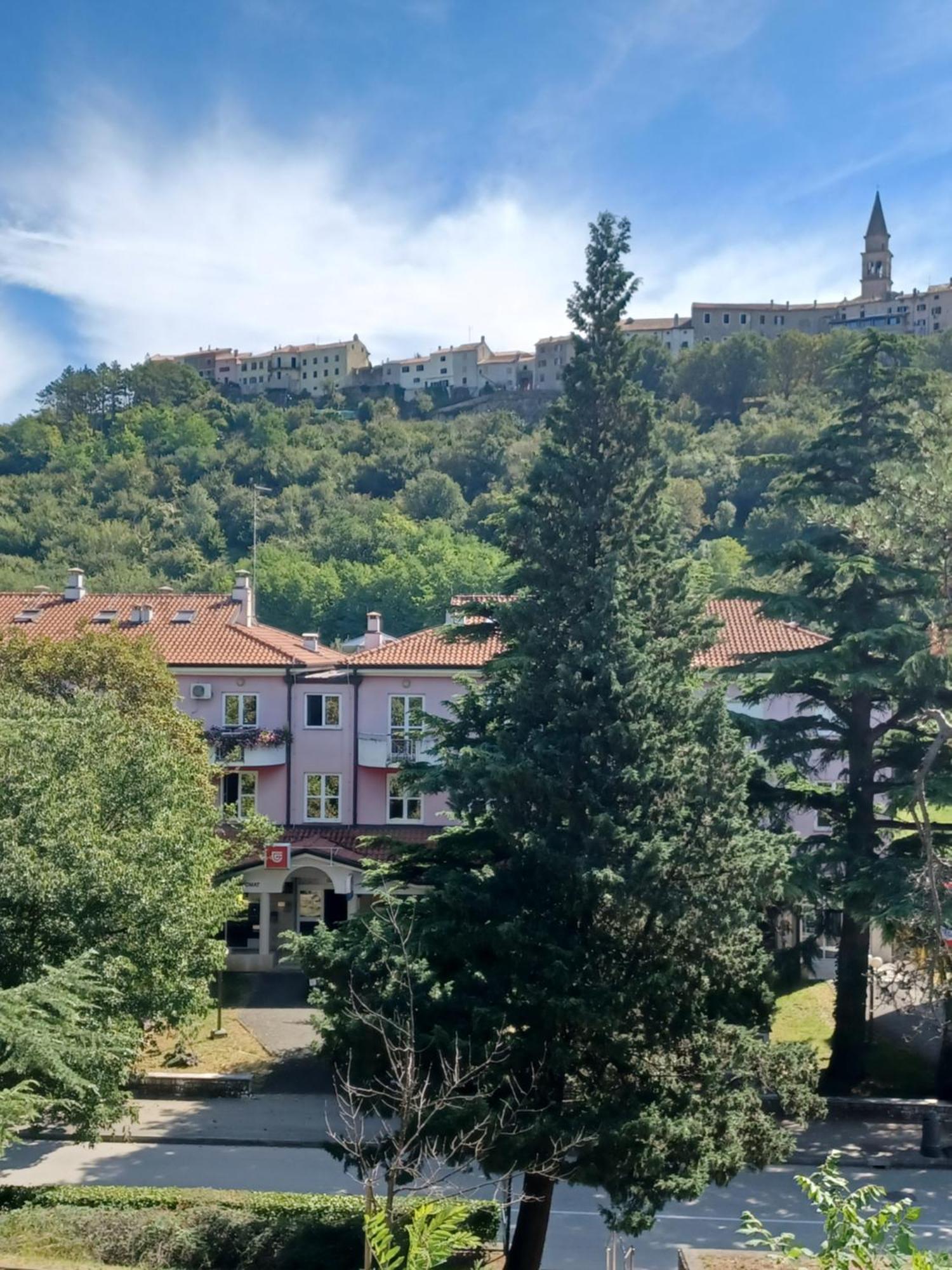 Stunning New Apartment In Centre Of Buzet Kültér fotó